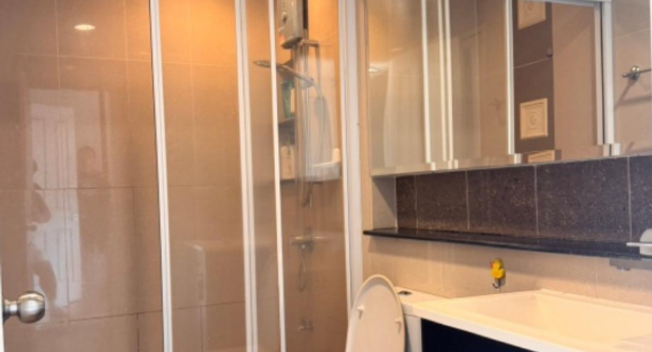 Casa adosada en venta de 3 habitaciones en Phra Pradaeng, Samut Prakan