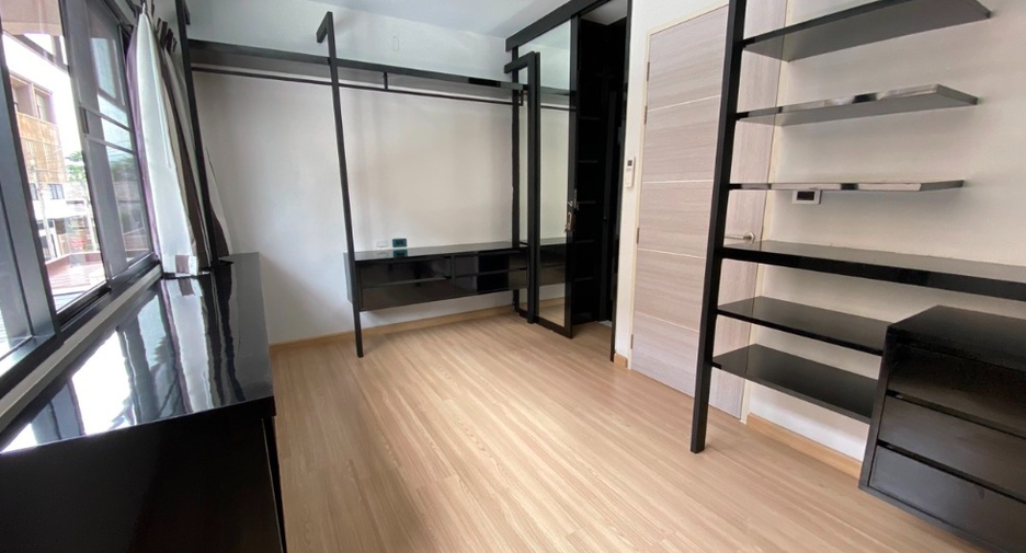 For sale 2 bedrooms townhouse in Pak Kret, Nonthaburi