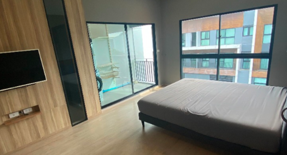 For sale 3 bedrooms townhouse in Yan Nawa, Bangkok