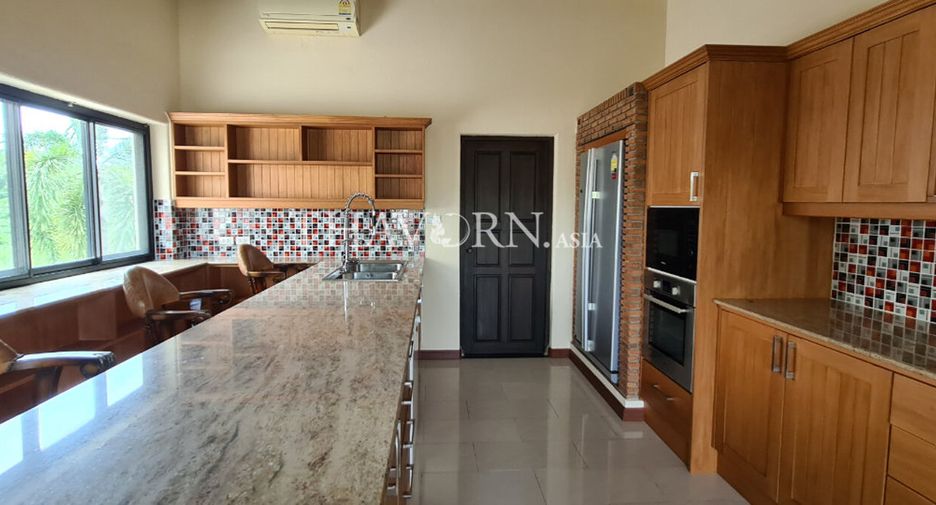 For sale 3 bedrooms house in Bang Lamung, Chonburi