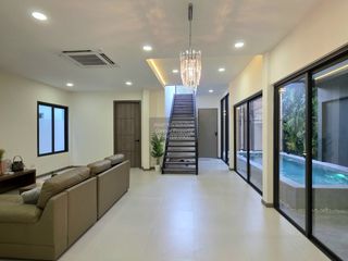 For sale 3 ベッドルーム house in Phra Khanong, Bangkok