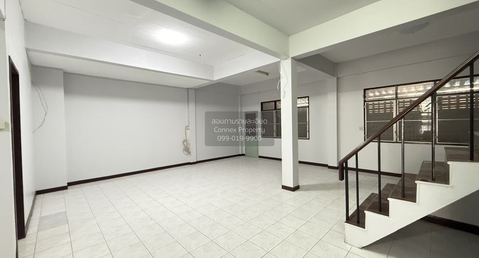 For sale 5 bedrooms townhouse in Mueang Nakhon Pathom, Nakhon Pathom
