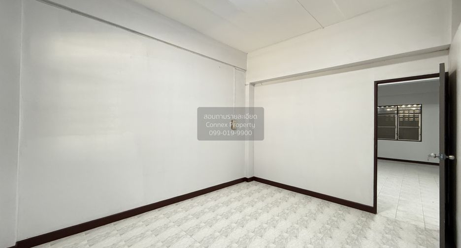 For sale 5 bedrooms townhouse in Mueang Nakhon Pathom, Nakhon Pathom