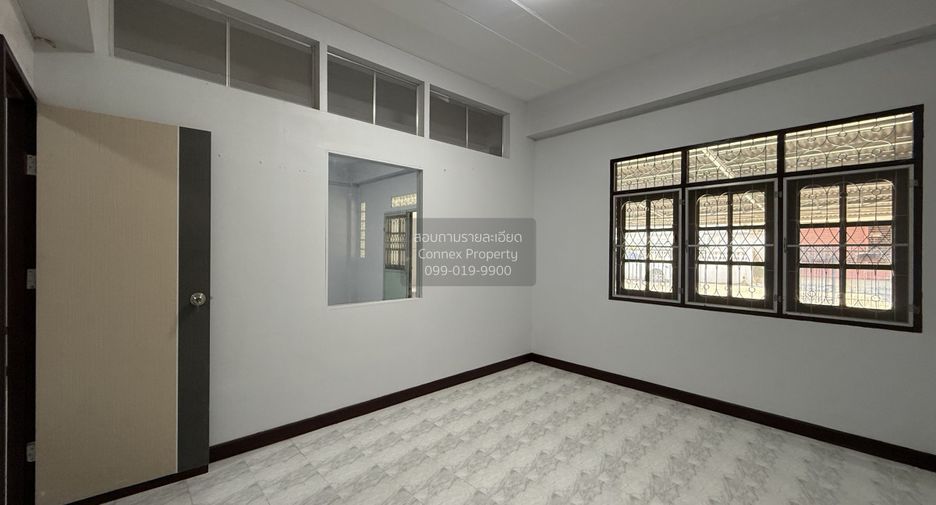 For sale 5 bedrooms townhouse in Mueang Nakhon Pathom, Nakhon Pathom