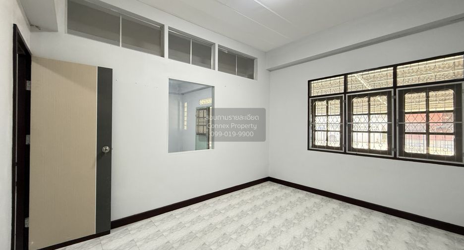 For sale 5 bedrooms townhouse in Mueang Nakhon Pathom, Nakhon Pathom