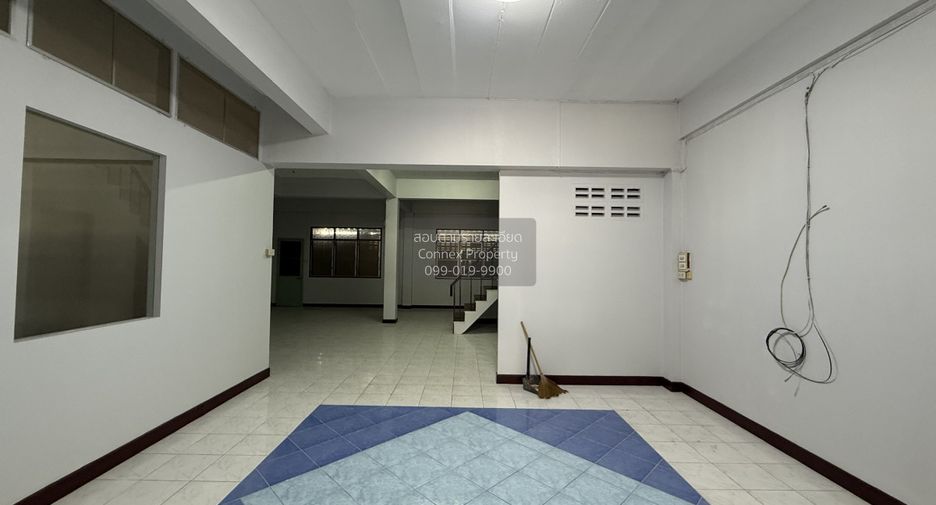 For sale 5 bedrooms townhouse in Mueang Nakhon Pathom, Nakhon Pathom