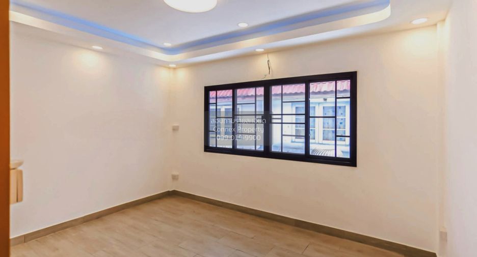 For sale 2 bedrooms townhouse in Lat Phrao, Bangkok