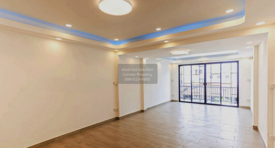 For sale 2 bedrooms townhouse in Lat Phrao, Bangkok