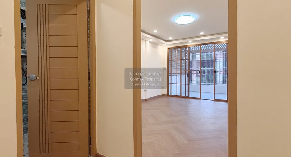 Reihenhaus zum Kauf mit 2 Zimmer in Wang Thonglang, Bangkok