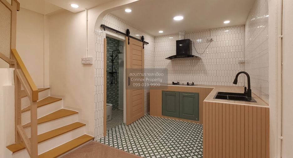 Reihenhaus zum Kauf mit 2 Zimmer in Wang Thonglang, Bangkok