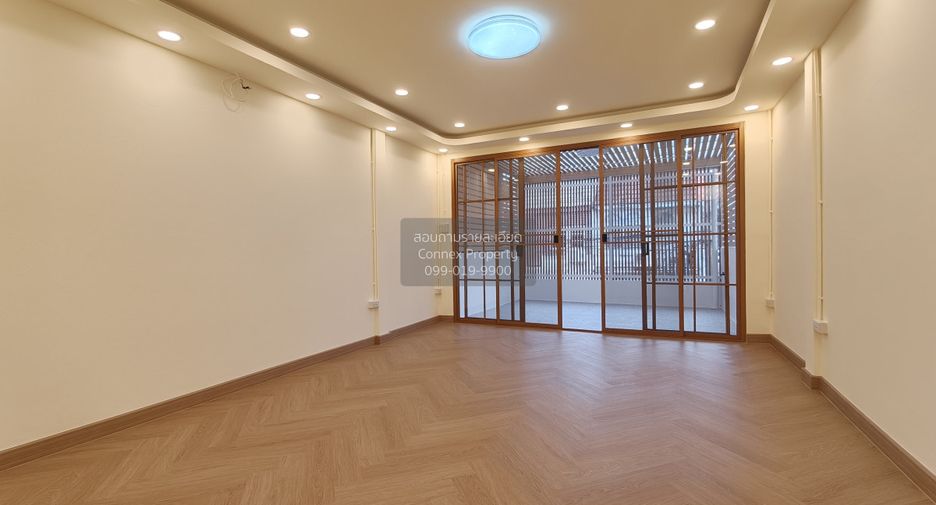 Reihenhaus zum Kauf mit 2 Zimmer in Wang Thonglang, Bangkok