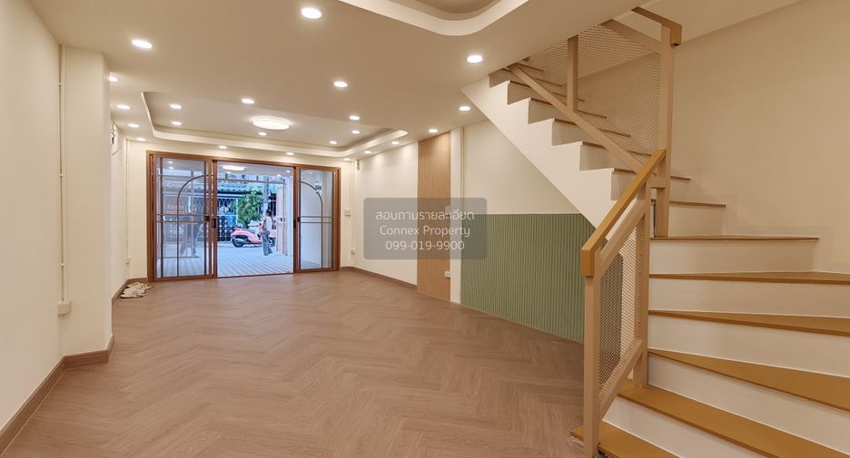 Reihenhaus zum Kauf mit 2 Zimmer in Wang Thonglang, Bangkok