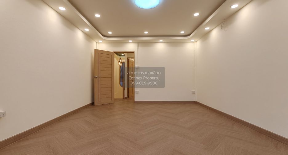 Reihenhaus zum Kauf mit 2 Zimmer in Wang Thonglang, Bangkok