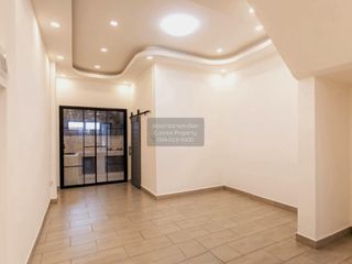 Продажа 4 спальни таунхаус в Буенг Кум, Бангкок