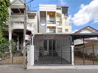 Продажа 4 спальни таунхаус в Буенг Кум, Бангкок
