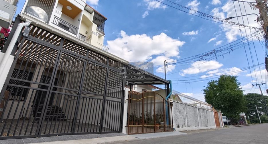 Продажа 4 спальни таунхаус в Буенг Кум, Бангкок