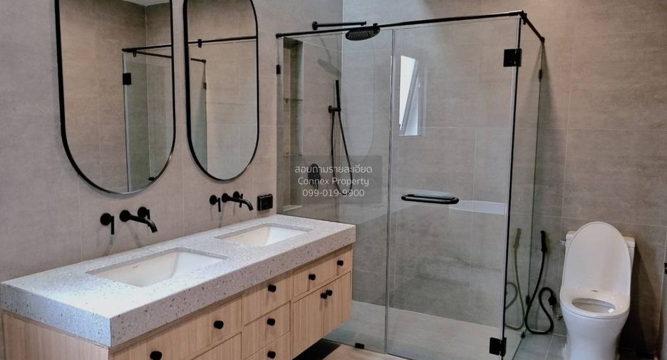 For sale 3 bedrooms house in Watthana, Bangkok