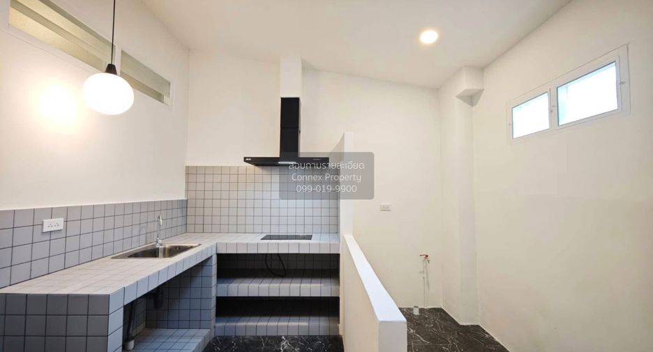 For sale 2 bedrooms townhouse in Lat Phrao, Bangkok
