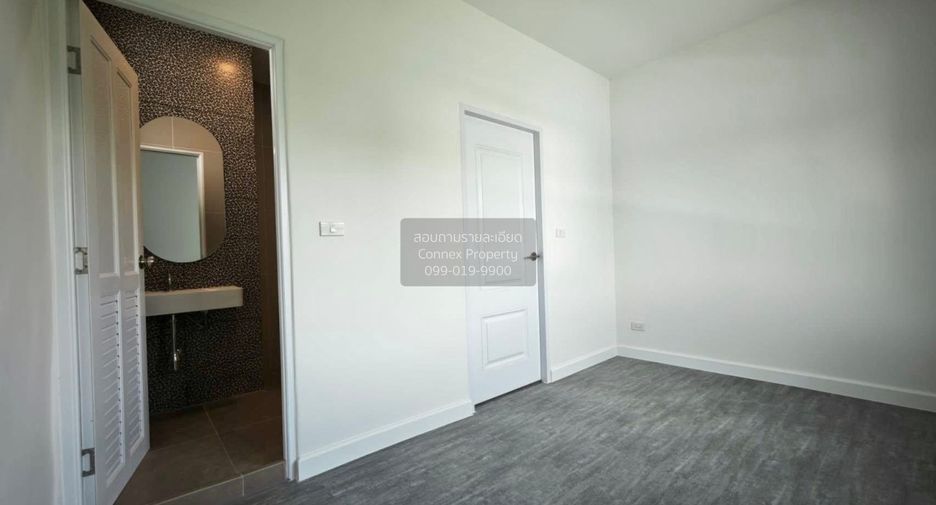 For sale 2 bedrooms townhouse in Lat Phrao, Bangkok
