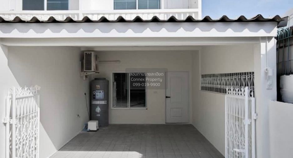 For sale 2 bedrooms townhouse in Lat Phrao, Bangkok