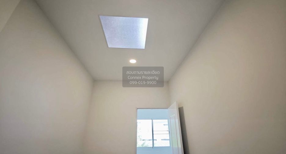 For sale 2 bedrooms townhouse in Lat Phrao, Bangkok