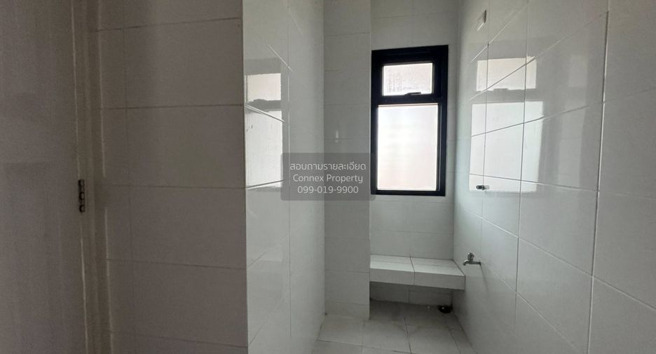 For sale 3 bedrooms townhouse in Bang Khae, Bangkok