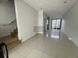 For sale 3 bedrooms townhouse in Bang Khae, Bangkok