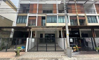 For sale 3 bedrooms townhouse in Bang Khae, Bangkok