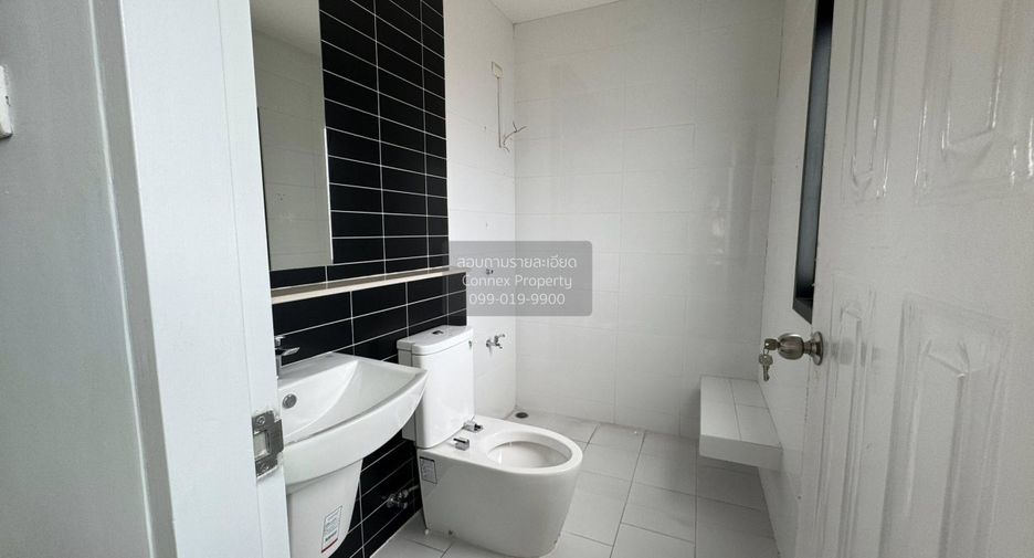 For sale 3 bedrooms townhouse in Bang Khae, Bangkok