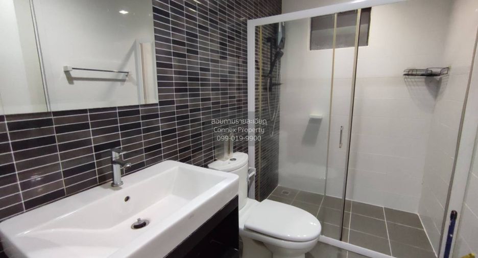 Casa adosada en venta de 3 habitaciones en Chom Thong, Bangkok
