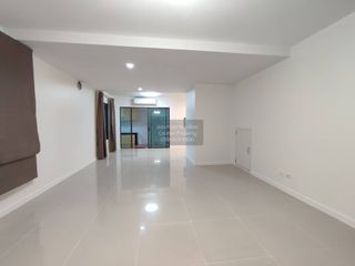 For sale 3 bedrooms townhouse in Chom Thong, Bangkok