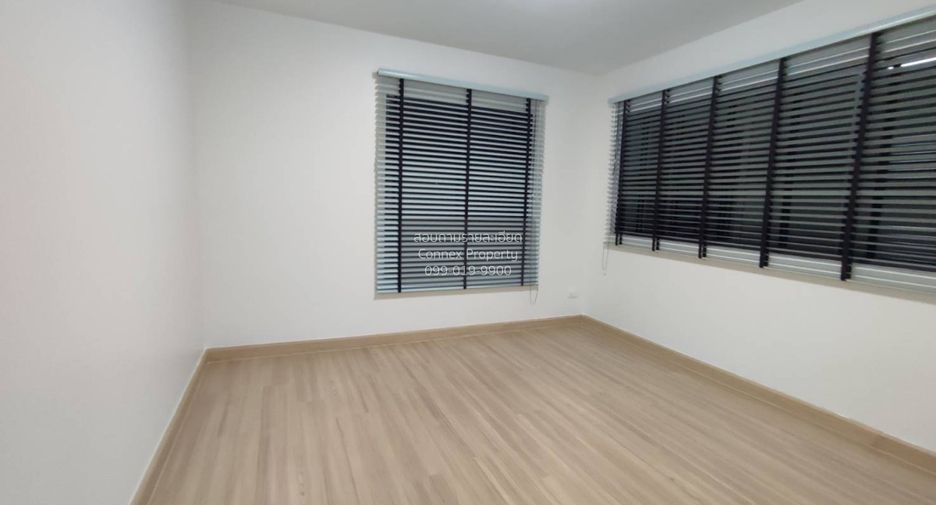 Casa adosada en venta de 3 habitaciones en Chom Thong, Bangkok
