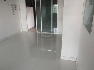 Casa adosada en venta de 3 habitaciones en Prawet, Bangkok