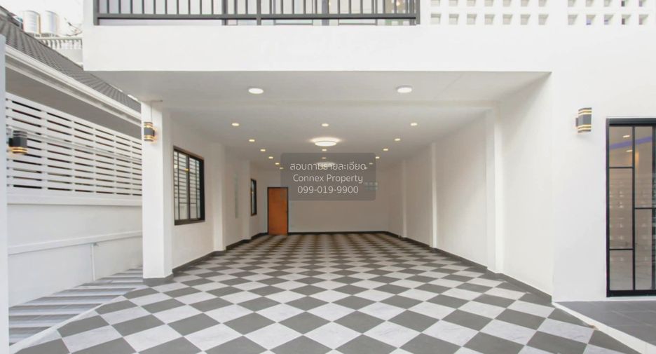 Büro zum Kauf mit 7 Zimmer in Huai Khwang, Bangkok