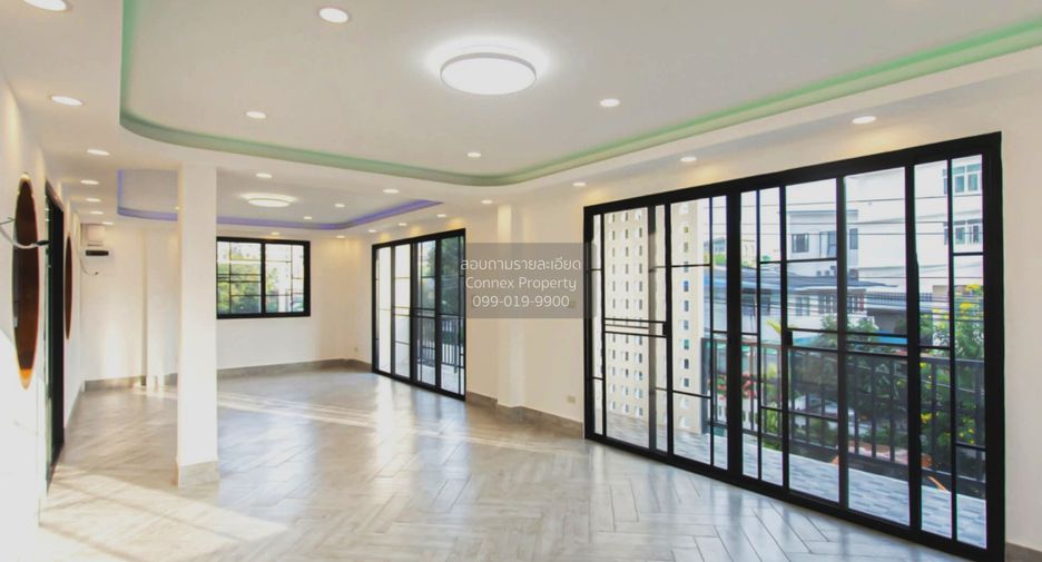 Büro zum Kauf mit 7 Zimmer in Huai Khwang, Bangkok