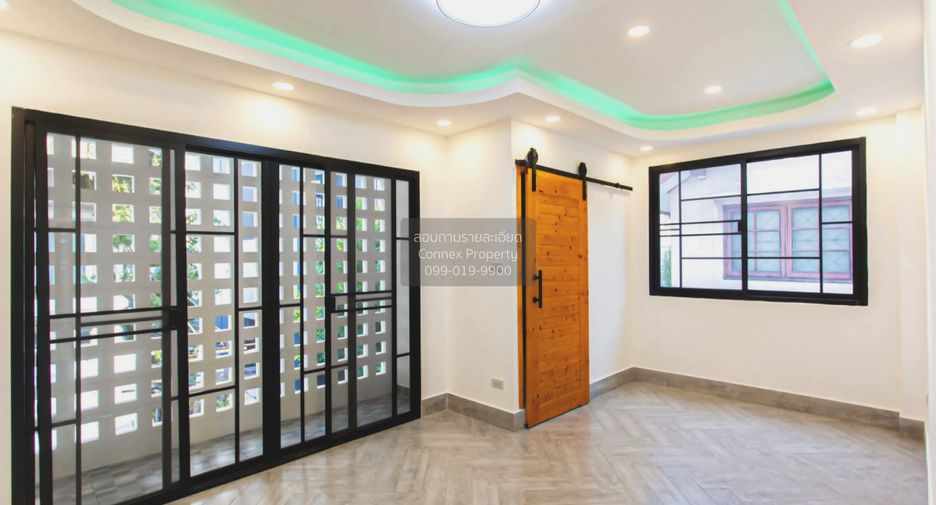 Büro zum Kauf mit 7 Zimmer in Huai Khwang, Bangkok