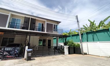 For sale 2 bedrooms townhouse in Mueang Pathum Thani, Pathum Thani