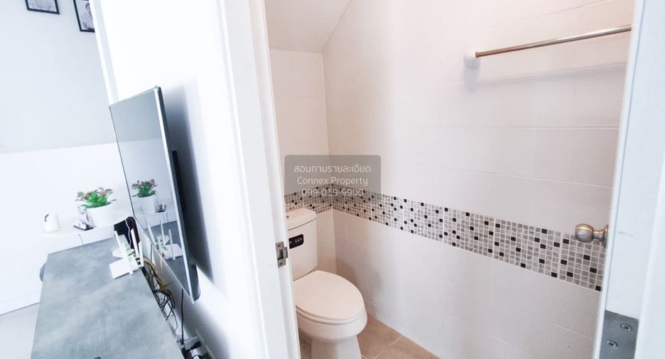 For sale 2 bedrooms townhouse in Mueang Pathum Thani, Pathum Thani