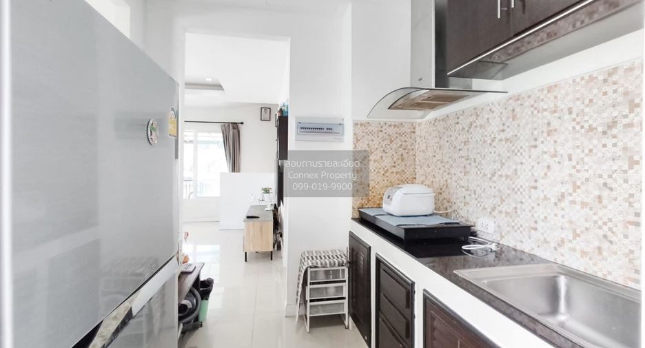 For sale 2 bedrooms townhouse in Mueang Pathum Thani, Pathum Thani