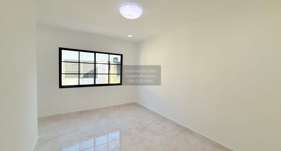 For sale 2 bedrooms townhouse in Lat Krabang, Bangkok