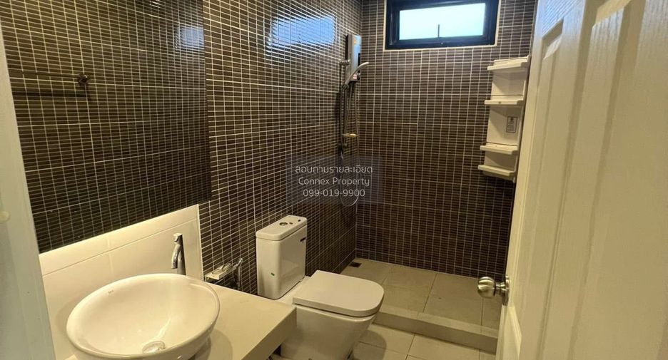 For sale 3 ベッドルーム townhouse in Krathum Baen, Samut Sakhon