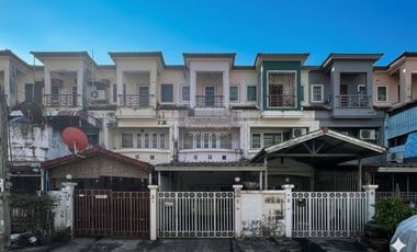 À vendre 3 chambres maison de ville à Nong Khaem, Bangkok
