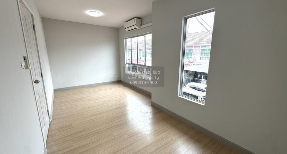 Casa adosada en venta de 3 habitaciones en Bang Kruai, Nonthaburi