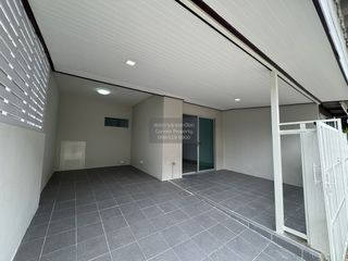 Casa adosada en venta de 3 habitaciones en Bang Kruai, Nonthaburi