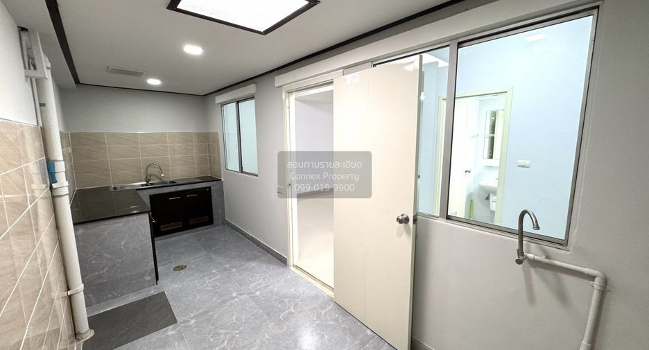 Casa adosada en venta de 3 habitaciones en Bang Kruai, Nonthaburi