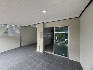Casa adosada en venta de 3 habitaciones en Bang Kruai, Nonthaburi