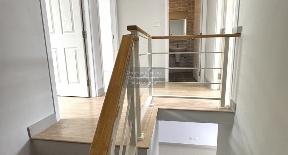 Casa adosada en venta de 3 habitaciones en Bang Kruai, Nonthaburi