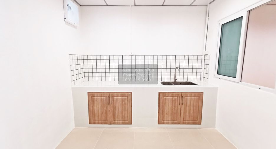 Reihenhaus zum Kauf mit 5 Zimmer in Krathum Baen, Samut Sakhon