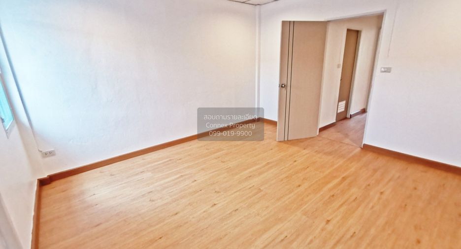 Reihenhaus zum Kauf mit 5 Zimmer in Krathum Baen, Samut Sakhon
