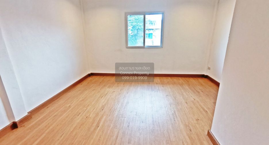 Reihenhaus zum Kauf mit 5 Zimmer in Krathum Baen, Samut Sakhon